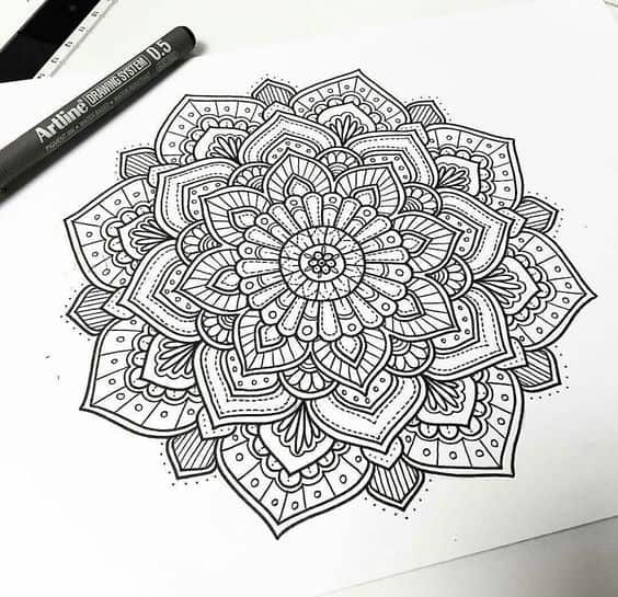 Vẽ họa tiết Mandala: Tìm hiểu và khám phá vẻ đẹp tuyệt vời của họa tiết Mandala, đó là một nghệ thuật độc đáo để tạo ra những bức tranh đẹp mắt. Khả năng tưởng tượng và sáng tạo của bạn sẽ được thử thách khi tạo ra những họa tiết tuyệt đẹp này - một hành trình tuyệt vời đến với nghệ thuật.